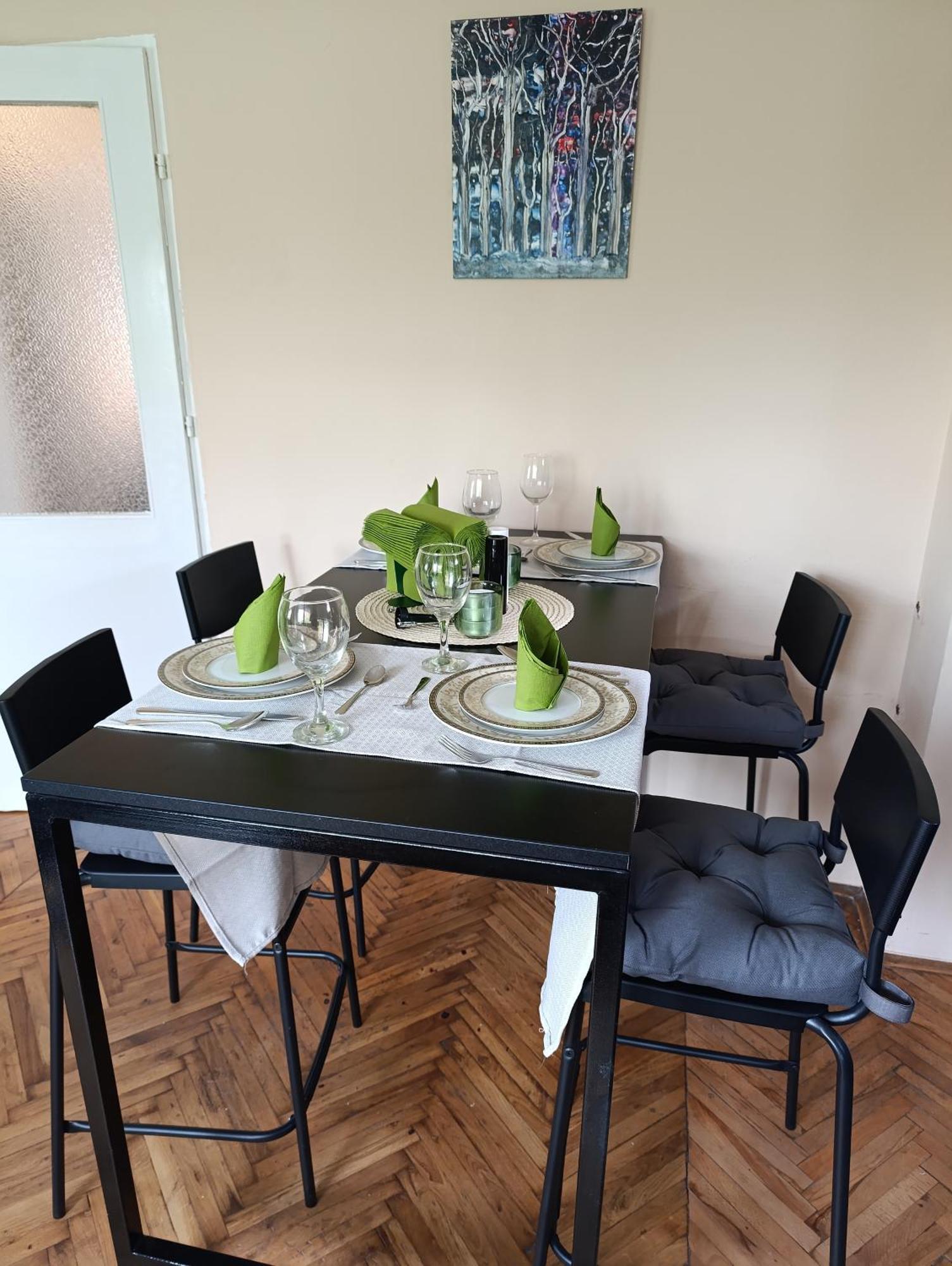 Entire House 80m2 *